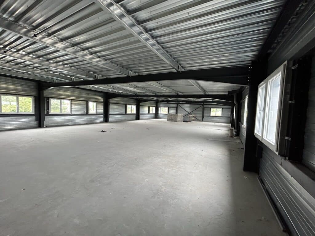 Cellules d’activités à louer de 784m² et 640m² – Troyes (Sainte Savine)