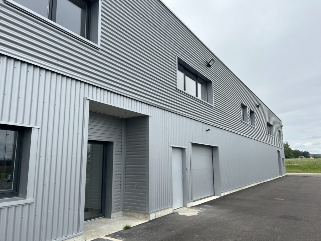 Cellules d’activités à louer de 784m² et 640m² – Troyes (Sainte Savine)