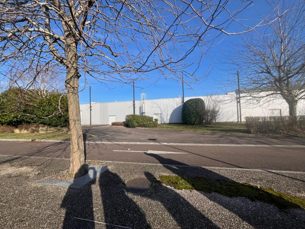 Bâtiment d’activité divisible de 15000m² – Saint Julien les Villas