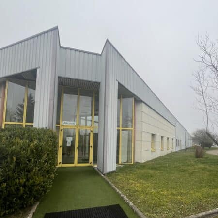 Bâtiment à vendre 6000m² – Piney