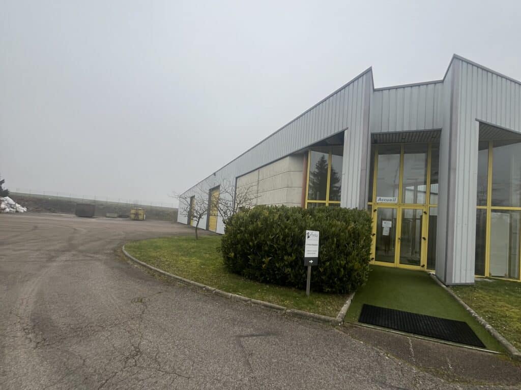 Bâtiment à vendre 6000m² – Piney