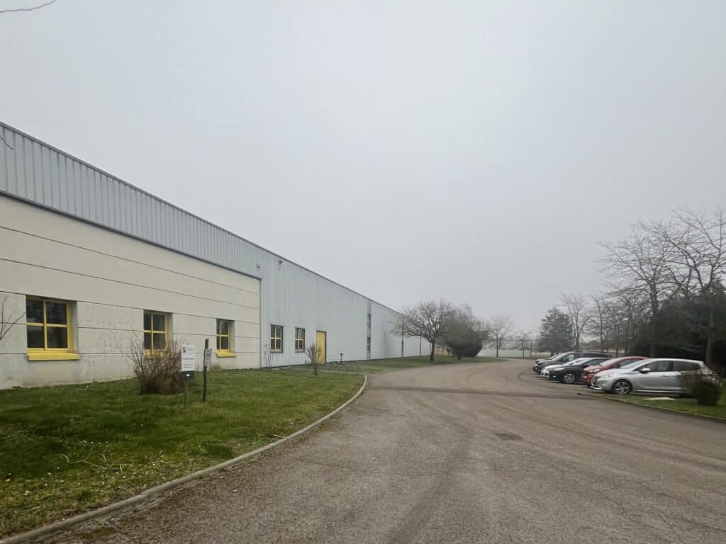 Bâtiment à vendre 6000m² – Piney