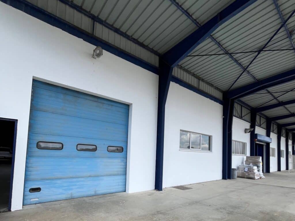 Bâtiment industriel de 2300m² à louer