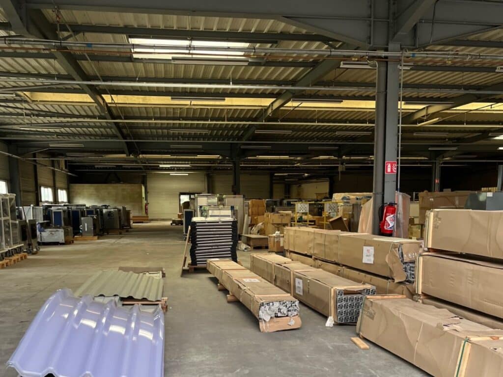 Bâtiment industriel de 2300m² à louer