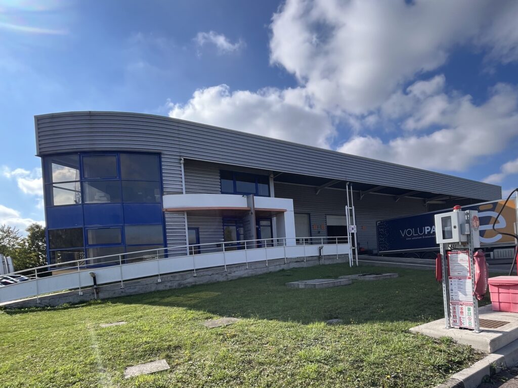 Entrepôt à vendre ou à louer de 1400m² – ZI La Chapelle St Luc