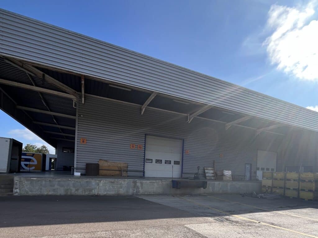 Entrepôt à vendre ou à louer de 1400m² – ZI La Chapelle St Luc