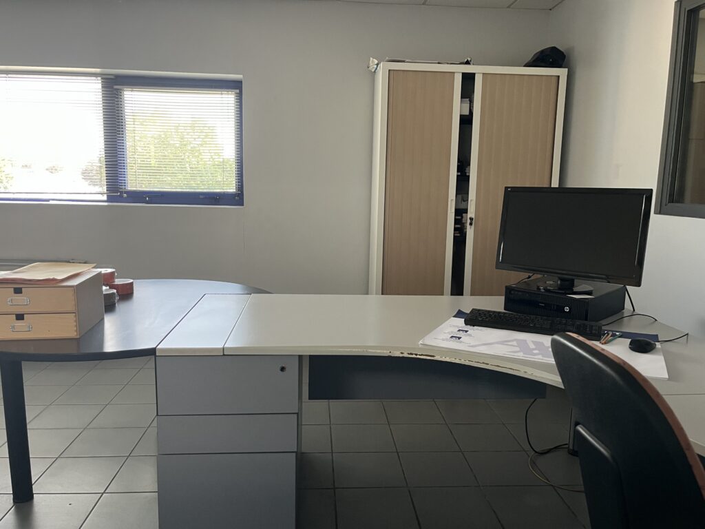 Entrepôt à vendre ou à louer de 1400m² – ZI La Chapelle St Luc