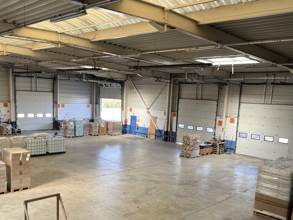 Entrepôt à vendre ou à louer de 1400m² – ZI La Chapelle St Luc